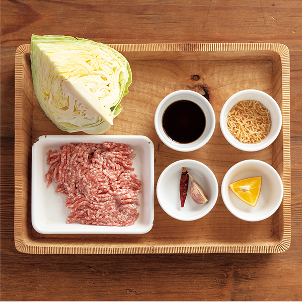 茹でキャベツとエスニックひき肉のせ 材料