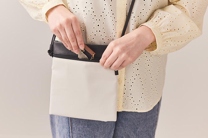 おでかけポシェット